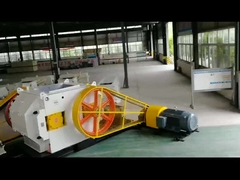 Maschine für die Verarbeitung von Steinen aus Ton