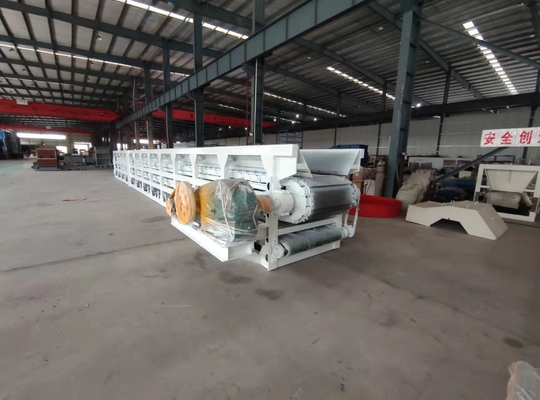 6015×2500×1750 mm TCNL Modell Ziegelbox Füttermaschine mit 1175 mm Kette Reisebahn Mitte Entfernung