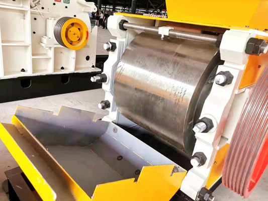 Feine Rollen-Maschinen-Stahlmühle der Zerkleinerungsmaschinen-GS1210 für Clay Brick Making