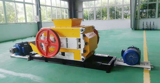 Feinmahlungs-Walzenbrecher-Maschine 30 - Produktionskapazität 50t/h für die Ziegelstein-Herstellung
