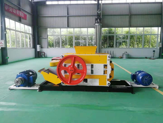Clay Brick Roller Crusher Machine Hochgeschwindigkeits für den Ziegelstein, der Anlage macht