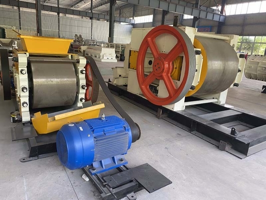 Clay Brick Roller Crusher Machine Hochgeschwindigkeits für den Ziegelstein, der Anlage macht