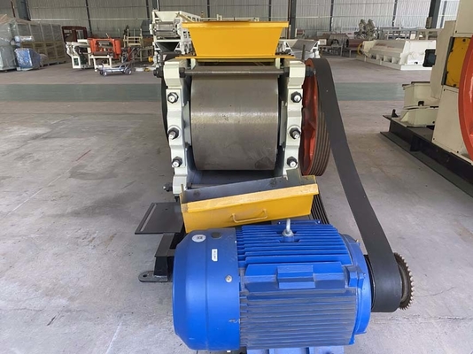 Zerkleinerungsmaschinen-Rohstoff-Verarbeitungs-Ausrüstung GS1412 Clay Brick Production Line Roller