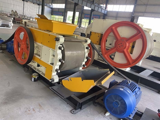 BBT GS1412 Rohstoff-Verarbeitungs-Ausrüstungs-feine Rolle, die Maschine zerquetscht