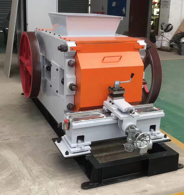 Feinmahlungs-Walzenbrecher-Maschine 30 - Produktionskapazität 50t/h für die Ziegelstein-Herstellung