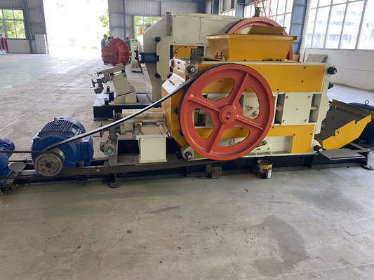 BBT GS1412 Rohstoff-Verarbeitungs-Ausrüstungs-feine Rolle, die Maschine zerquetscht