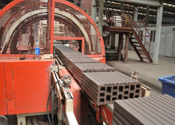 Großkapazitätsmaschine für die voll automatische Tonziegelfertigung für Tunnelöfen mit Trocknerei