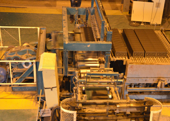 Kleiner roter Backstein, der Maschinen-Vakuumextruder automatische Block-Formteil-Maschine herstellt