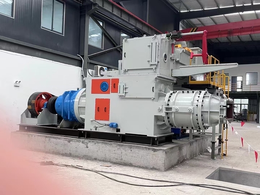 120000-130000 Stück/Tag Kapazität Tonziegelmachmaschine Vakuum-Extruder für feste und hohle Blöcke in Tunnel-Ofen-Anlage