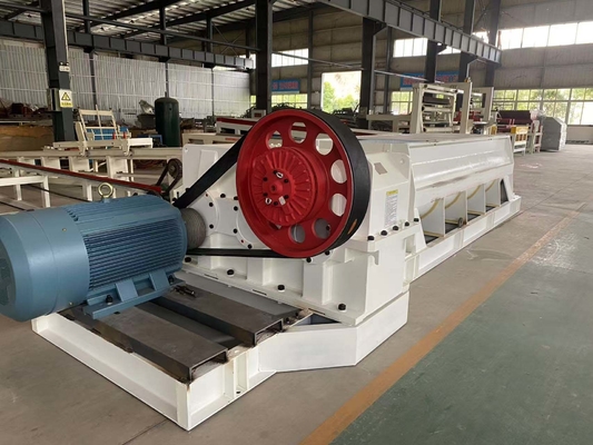 Neue technische Maschine zur Mischung von Lehmziegeln