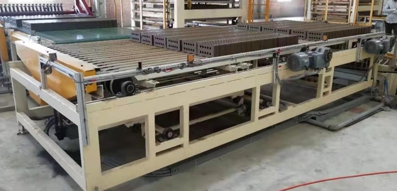 Gruppenaufbau von Tonblöcken Aufteilung von Tischen System für Tonziegel Produktionslinie