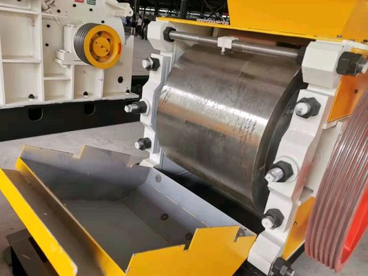 Maschine für die Verarbeitung von Tonziegeln