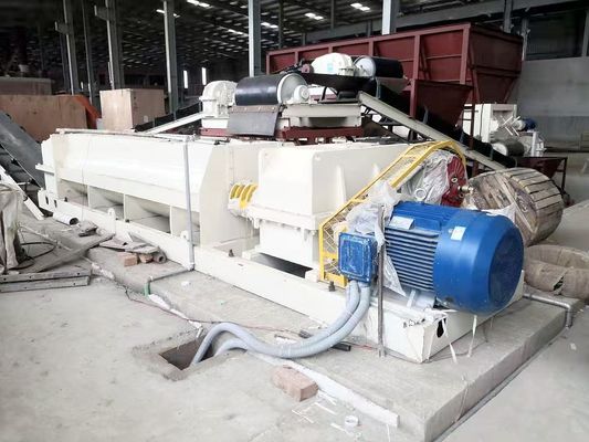 Maschine zur Mischung von Lehmziegeln Zwei-Schraub-Mischmaschine Doppelwellenmischmaschine in der Lehmziegelherstellungslinie