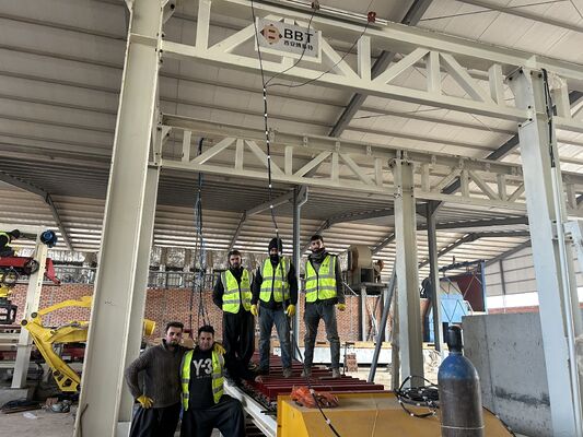 Vollautomatisches palettenloses Ziegel-Entlade- und Verpackungssystem für Tonziegel-Produktionslinien